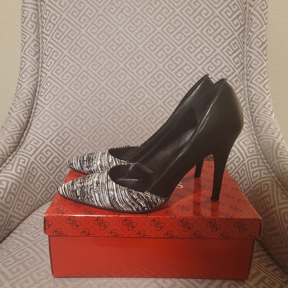 Guess by Marciano- Low Heel Pumps Womens Size 9.5M Wglavonna